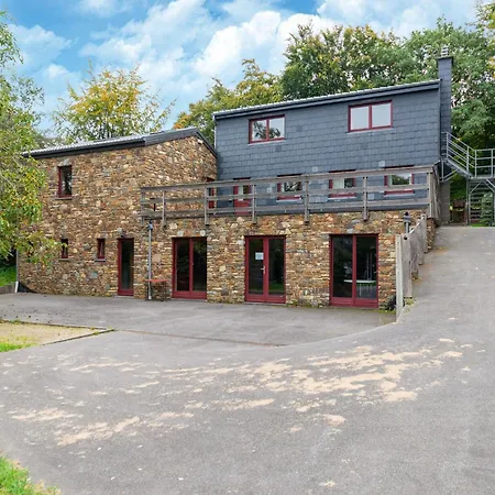 Spacious Group In Holiday home