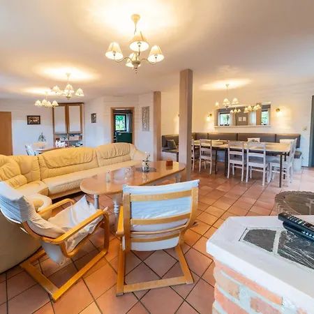 Holiday home Spacious Group In Wanne