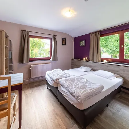Spacious Group In Holiday home