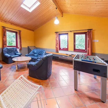 Spacious Group In Holiday home Wanne